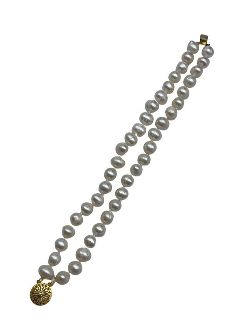 Genuine Natural White Freshwater 7-8mm Pearl Double Strand Bracelet: Genuine Natural White Freshwater 7-8mm Pearl Double Strand Bracelet. 40+ Natural White Pearls Are On A Double Strand Design Bracelet. The 2 Strands Are Linked Together With A Gold Tone Pin Wheel C