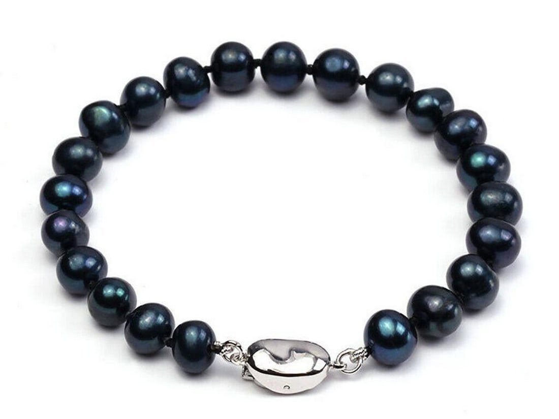 7.5" 8-9mm South Sea Freshwater Cultured Black Pearl Bracelet: 7.5" 8-9mm South Sea Freshwater Cultured Black Pearl Bracelet Elevate your style with this elegant 7.5-inch bracelet featuring 8-9mm South Sea Freshwater Cultured Black Pearls. Each pearl showcas