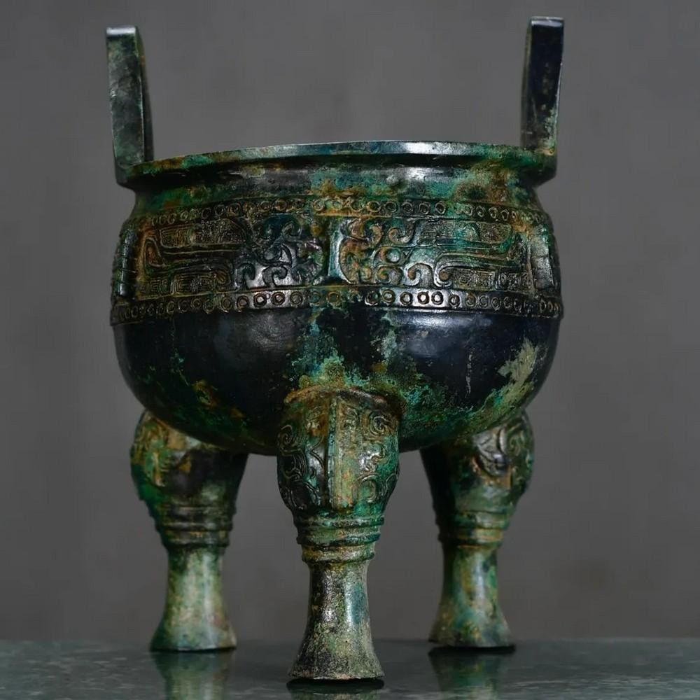 Antique Chinese Bronze Tripod Statue Ornament (1 of 8)