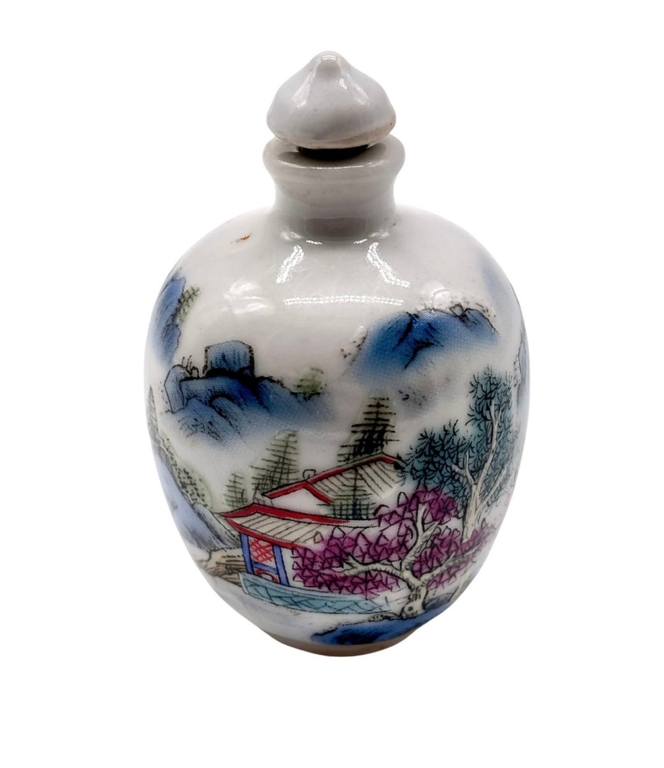 Hand Painted Chinese Porcelain Snuff Bottle w Mountain House Design (1 of 6)