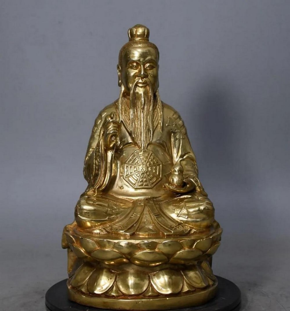Pure Copper & Gilt Laojun Buddha Statue: Pure Bronze & Gilt Laojun Buddha Statue This Pure Bronze & Gilt Laojun Buddha Statue features the wise and serene figure of Laojun, beautifully crafted in pure bronze with a gilded finish. Th