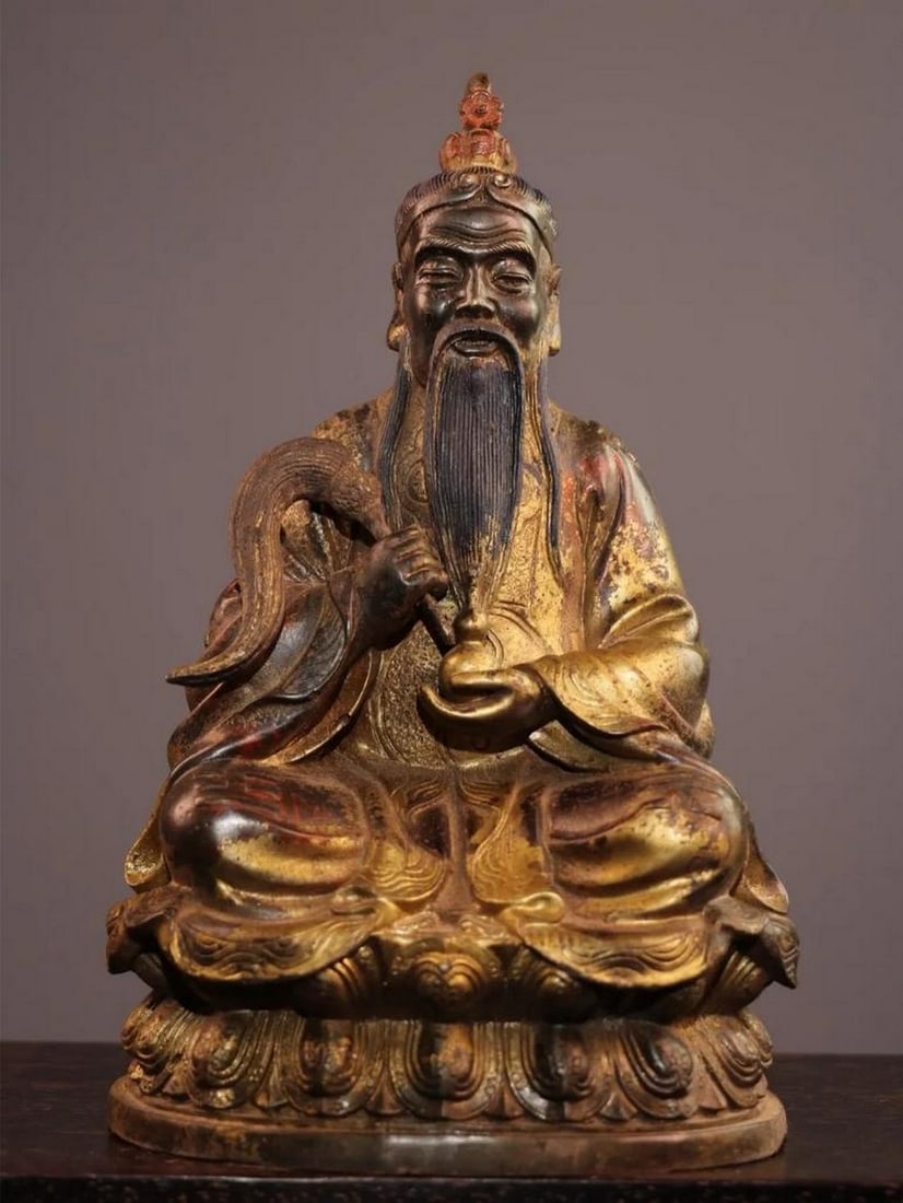 Chinese Antique Pure Copper Taishang Laojun Statue – Cinnabar & Mud Gold Finish: Chinese Antique Pure Copper Taishang Laojun Statue – Cinnabar & Mud Gold Finish An exquisite and rare Chinese antique statue of Taishang Laojun, masterfully hand-made from pure copper and finis