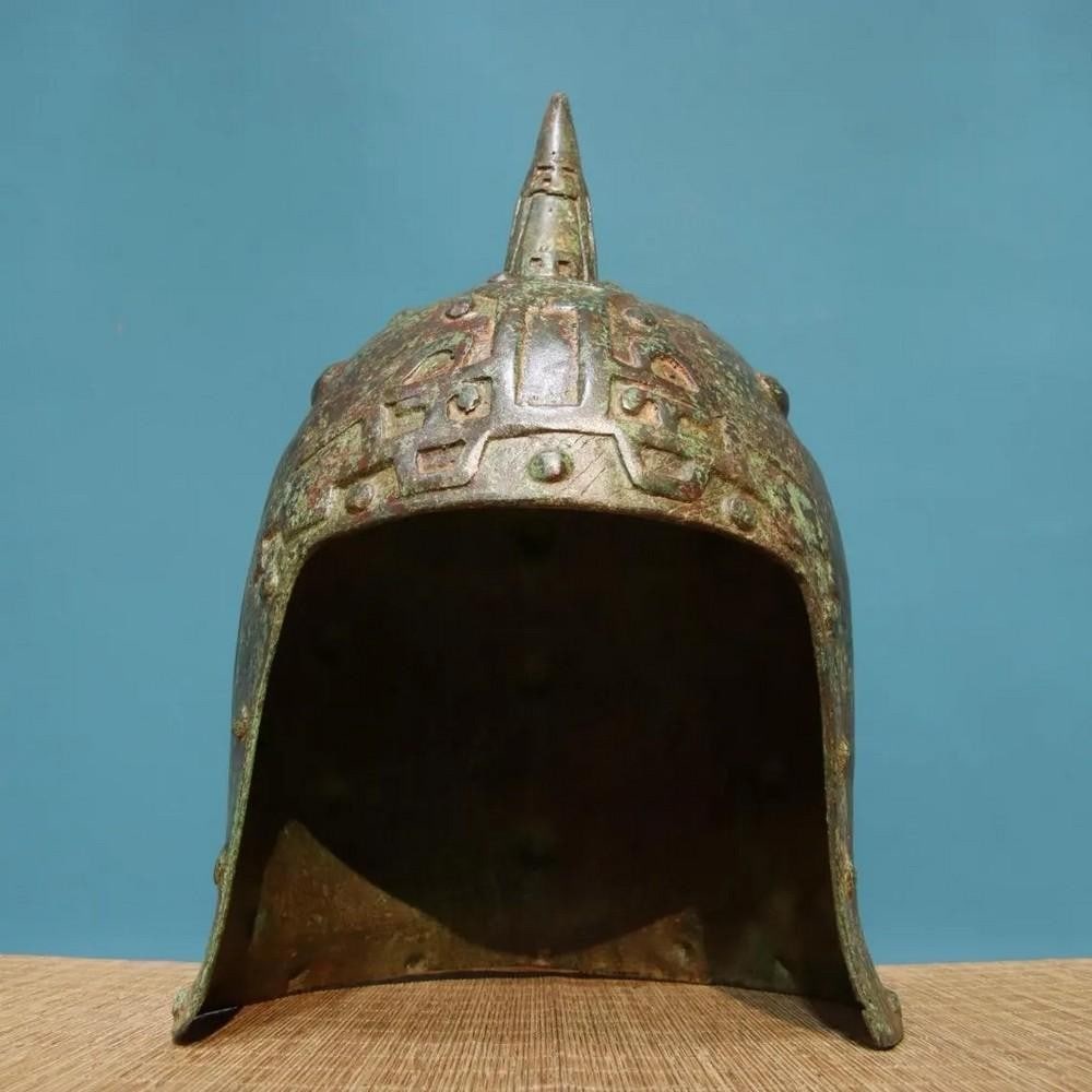 Chinese Handmade Bronze General Helmet Statue: Chinese Handmade Bronze General Helmet Statue This rare and exquisite handmade bronze general helmet statue is a masterful tribute to the warrior spirit in Chinese culture. The intricate design and bo