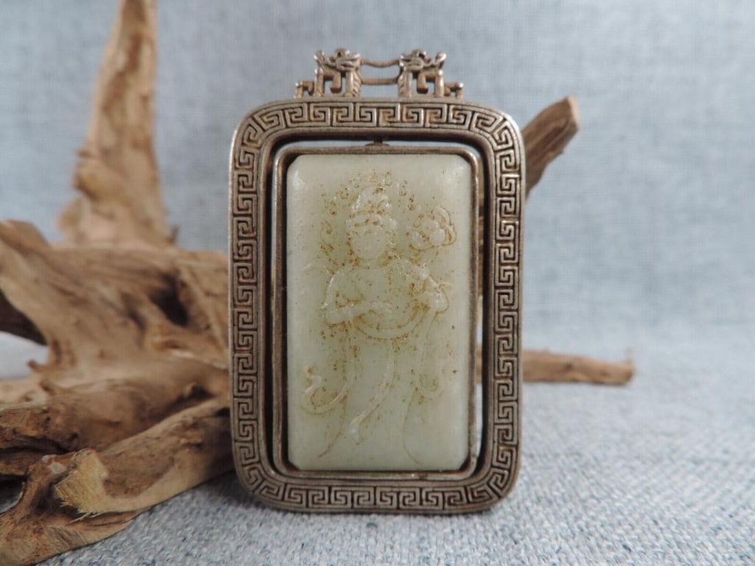 Vintage Hand-Carved Hetian Jade Chinese Buddha Statue Amulet: Vintage Hand-Carved Hetian Jade Chinese Buddha Statue Amulet Crafted with precision and devotion, this timeless piece showcases the serene countenance of Buddha intricately carved into Hetian jade, r