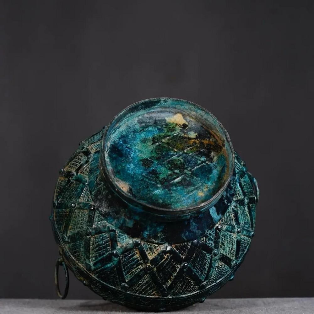 Antique Chinese Patterned Bronze Round Pot - 8