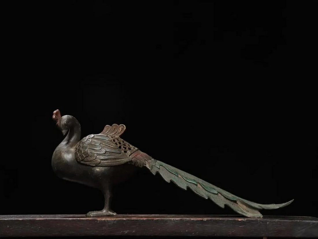Rare Pure Copper Peacock Incense Burner with Rubbing Gold Finish: Rare Pure Copper Peacock Incense Burner with Rubbing Gold Finish An exquisite and rare Chinese antique incense burner, meticulously handcrafted from pure copper and adorned with a graceful peacock de