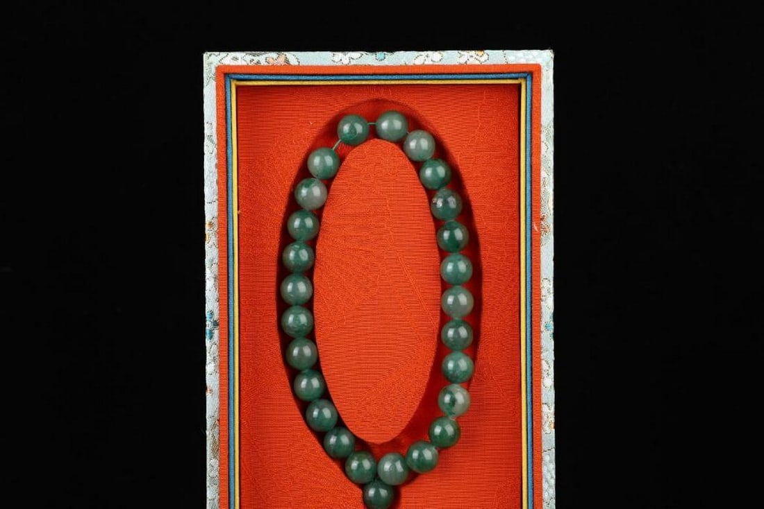 Elegant Jade Bracelet - 2
