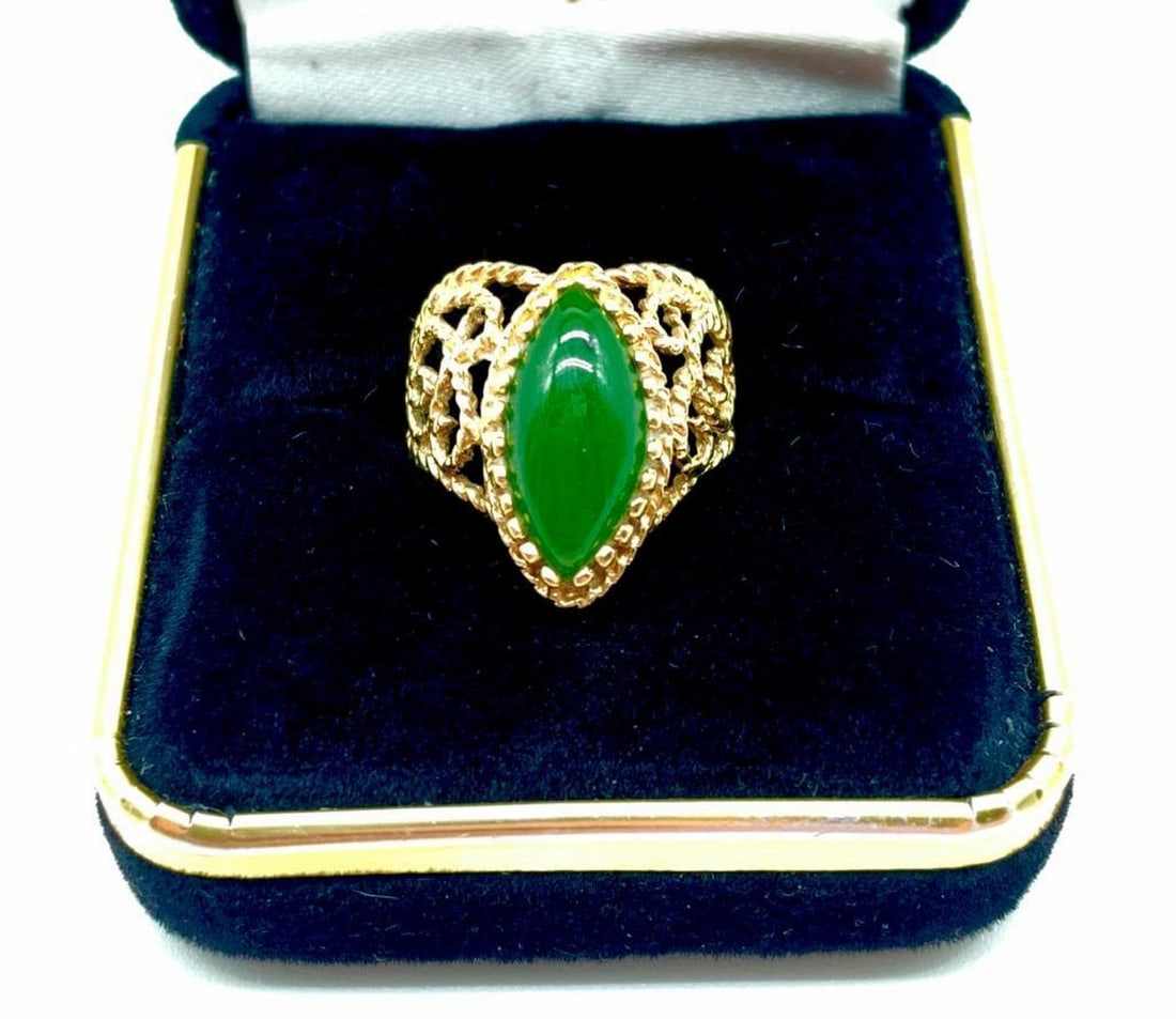 14K Gold and Natural Jade Estate Ring: 14K Gold and Natural Jade Estate Ring Set with a marquise cut jade stone in a vintage rope style 14K gold ring Jade Total Carat Weight: 1.77ct Please view photos for further details.