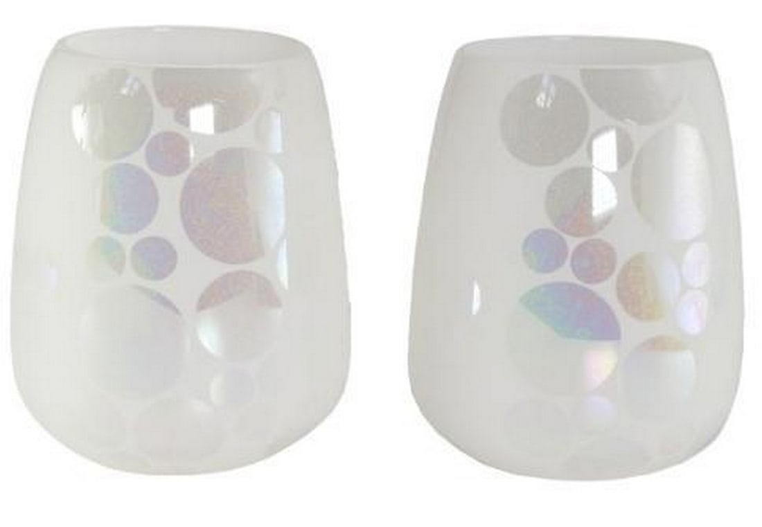 Set of 2 Handcrafted Murano Glass Drinking Glasses: Set of 2 Handcrafted Murano Glass Drinking Glasses This set of two handcrafted Murano glass drinking glasses features a luminous white base accented with delicate iridescent bubbles, creating a shimm