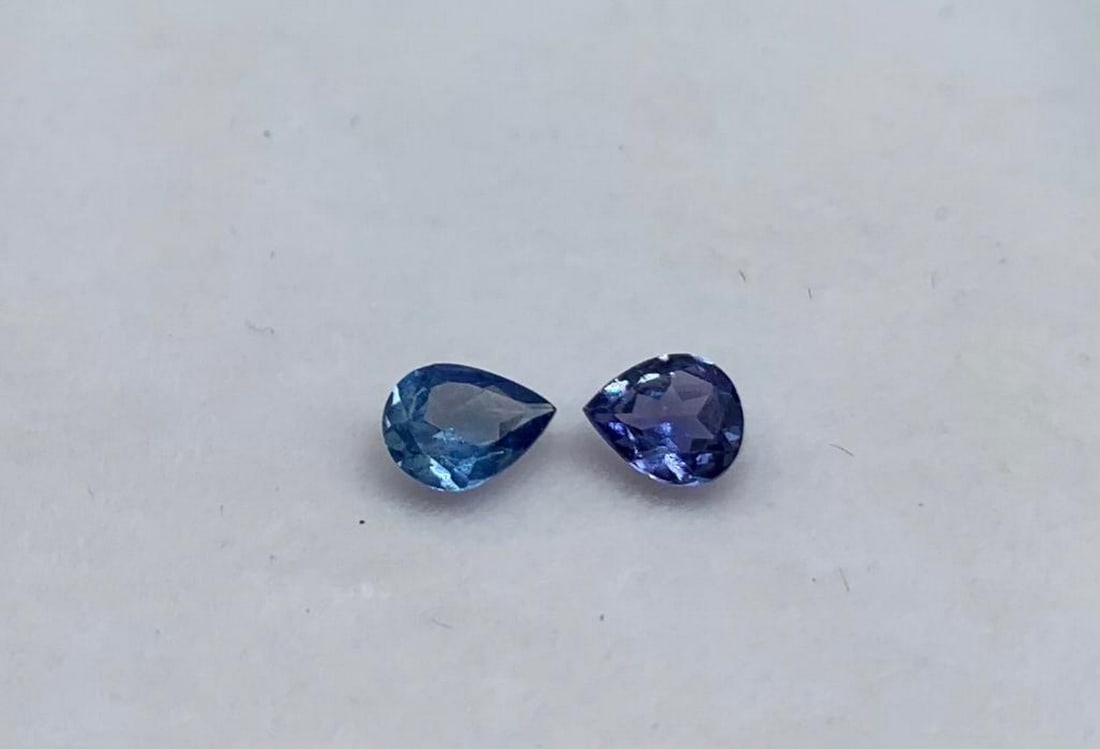 0.82ct Pear Cut Blue Sapphires Gemstone Pair: 0.82ct Pear Cut Blue Sapphires Gemstone Pair Size: 5mm x 3mm Total Carat Weight: 0.82ct Individual Carat Weight: 0.41 Untreated Perfect clarity in both stones, coupled with a high