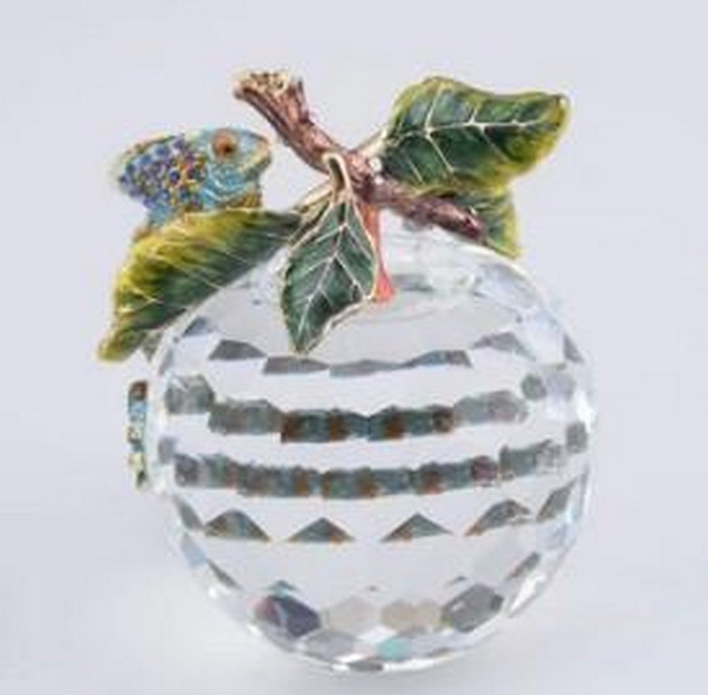 Enchanted Apple with Chameleon - 2