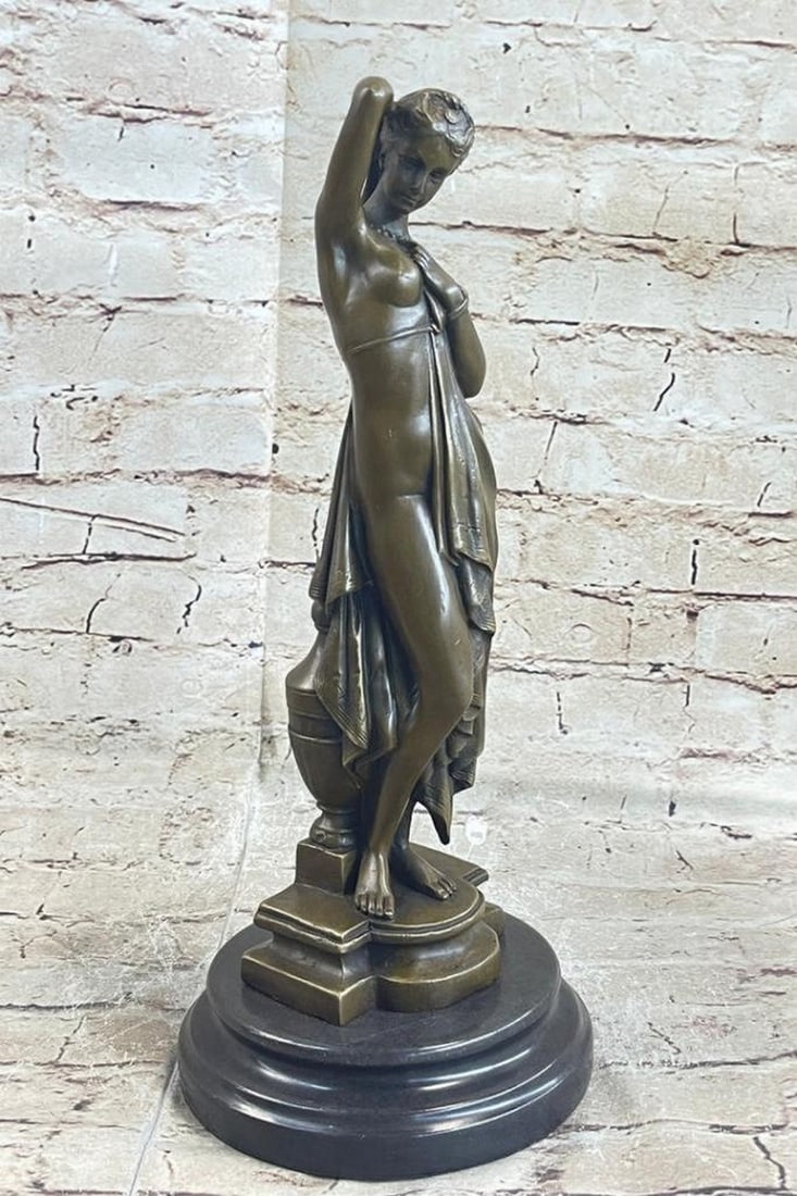 Phryne Model Bronze Sculpture: Phryne Model Bronze Sculpture This is a remarkable bronze sculpture by renowned Swiss born French artist Jean-Jacques Pradier (1792-1852) from about 1848. Known as "Phryne" ( Phryne was a cou
