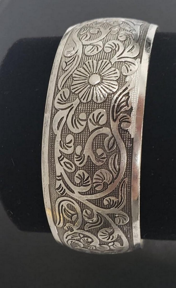Floral Stem Designed Tibetan SIlver Bangle Cuff - 2