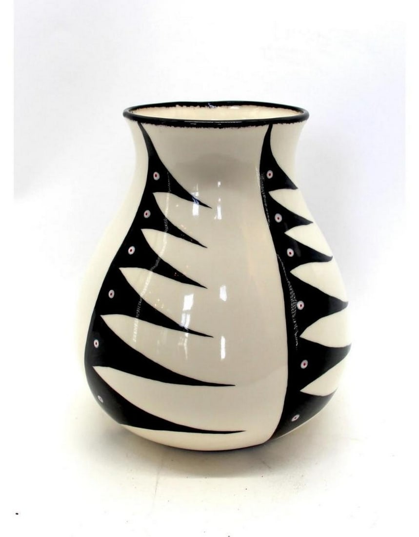 White Large Water Pottery Vase by Veran Pardeahtan: White Large Water Pottery Vase by Veran Pardeahtan Veran's Ceremonial Black Rim Pottery designs are unique expressions of the rich heritage of North American Indigenous culture. The symbols, ofte