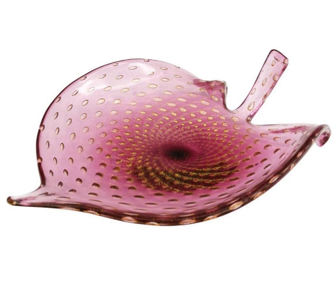 Pink and Gold Centerpiece – Baleton Technique Murano Glass: Pink and Gold Centerpiece – Baleton Technique Murano Glass Elegant and timeless, this pink and gold Murano glass centerpiece is crafted using the traditional Baleton technique, creating a beautiful