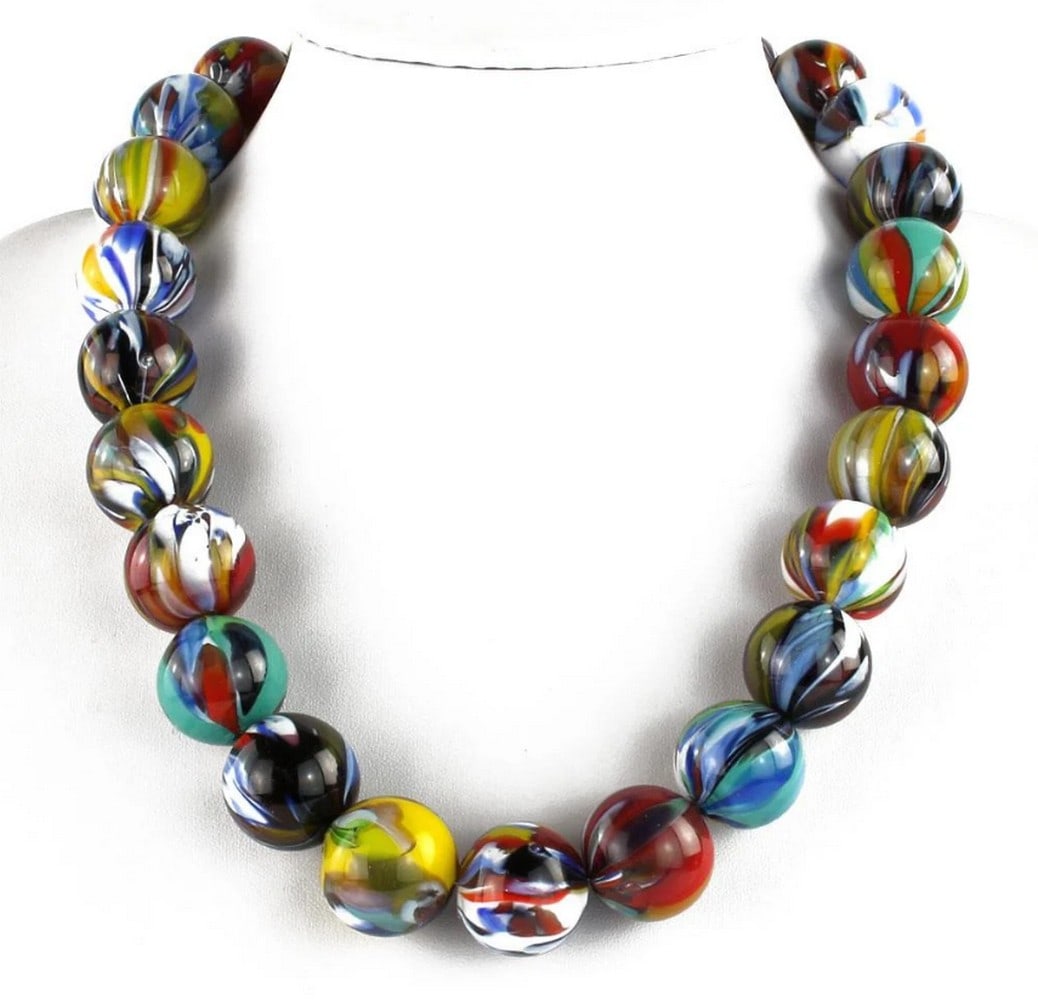 Tintor – Murano Glass Bead Necklace: Tintor – Murano Glass Bead Necklace Exclusive necklace handcrafted using the lampworking technique with authentic Murano glass. Each bead is individually crafted by our skilled glass artisans. Dimen