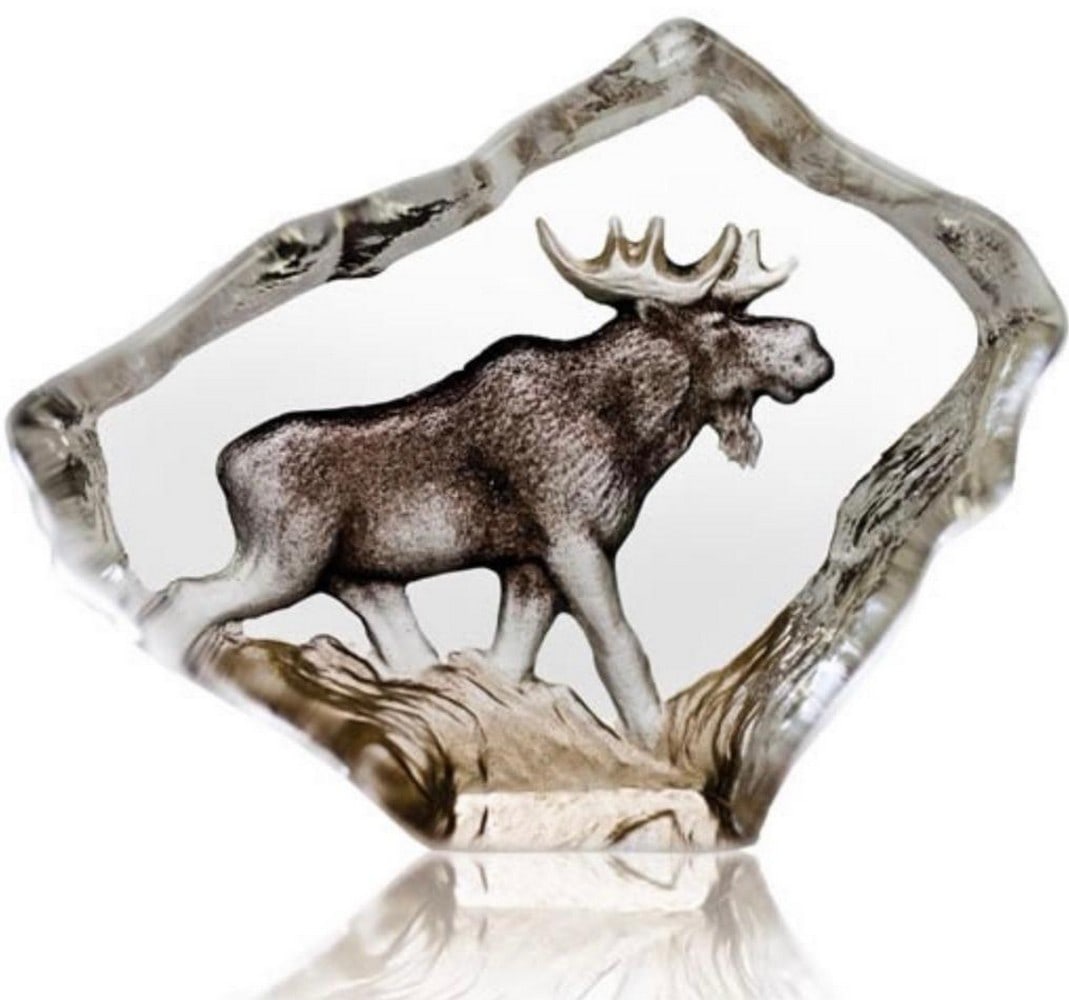 Crystal Strolling Moose Figurine: Crystal Strolling Moose Figurine Combining an enthusiastic love of nature and the exceptional beauty of wildlife, this figurine is perfect for an outdoor lover! Dimensions: 2"H x 3"W View Ph