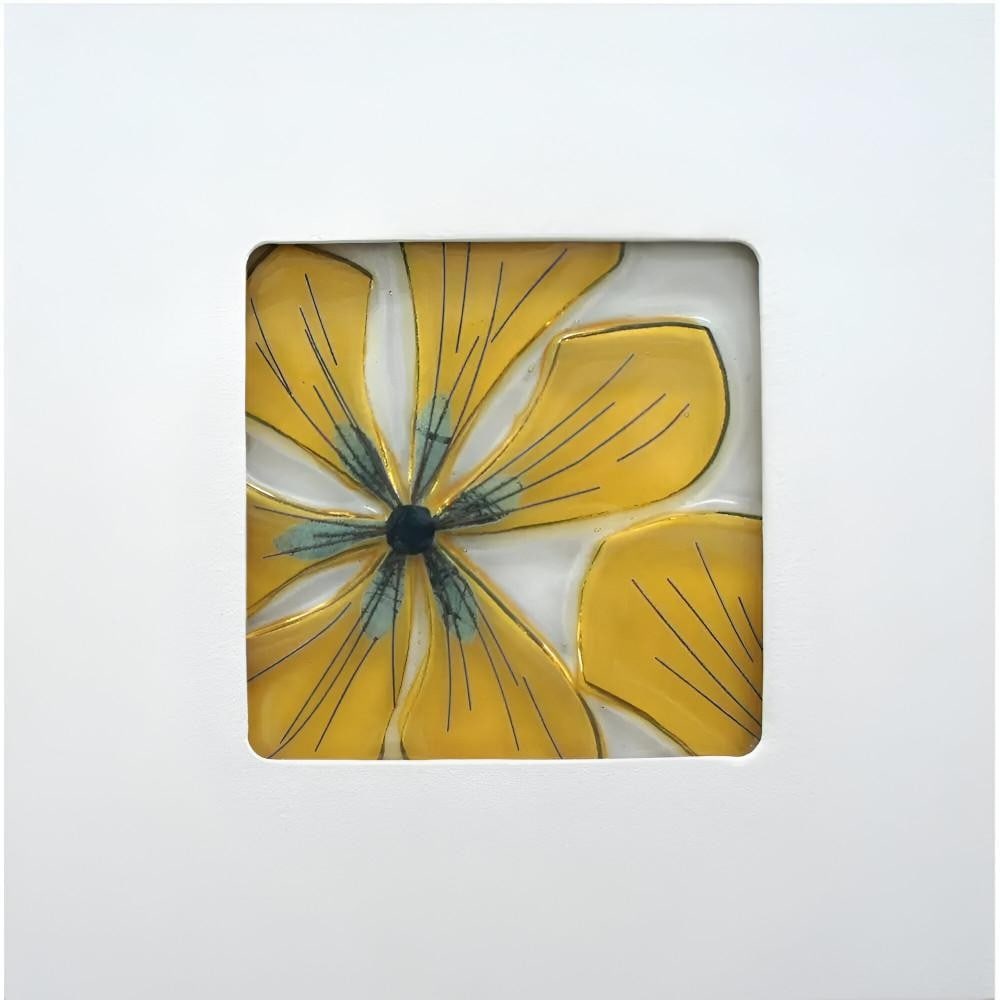 ‘Salisbury Flower’ Handmade Glass Wall Art by Wendy Newhofer: ‘Salisbury Flower’ Handmade Glass Wall Art by Wendy Newhofer This kiln-formed glass artwork features a delicate floral motif in warm, sunny yellow tones, set against a clear glass background. Ligh