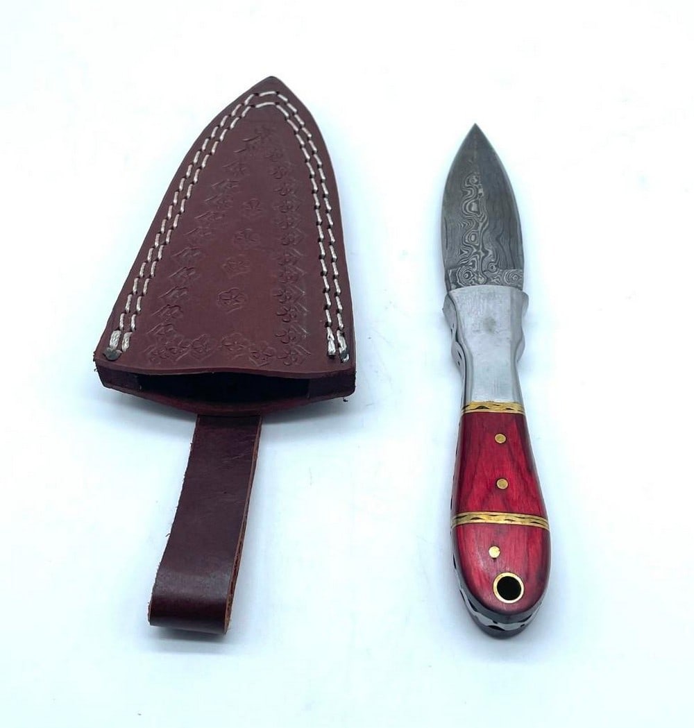 Hells Terrace Damascus Spear Point Dagger: Hells Terrace Damascus Spear Point Dagger. Damascus Steel Blade with 256 Layers on it. HARDNESS 56-60 H R C VERY HIGH QUALITY GENUINE LEATHER SHEATH View Photos For Further Details.