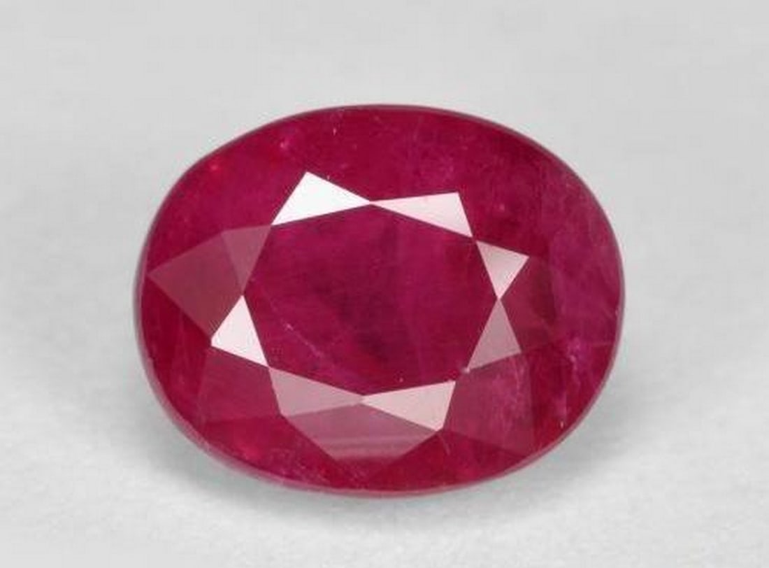 1.35ct Natural Deep Reddish Pink Ruby, Oval Facet, SI, Myanmar (1 of 3)