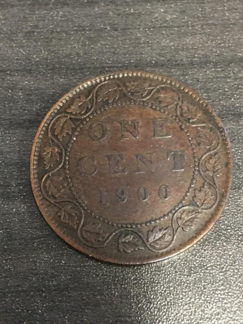 Rare Canadian 1900 VF Canadian One Cent Coin (1 of 2)