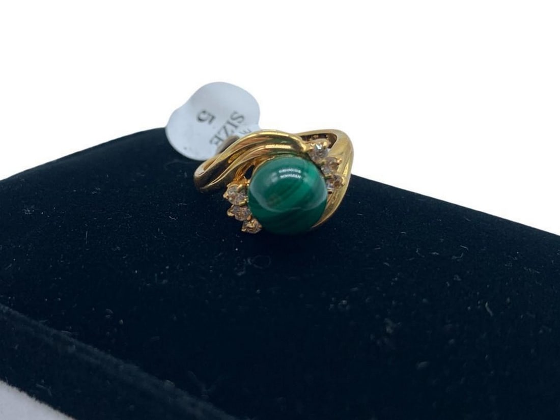 Swarovski CZ'S Or Crystals Ring (1 of 4)