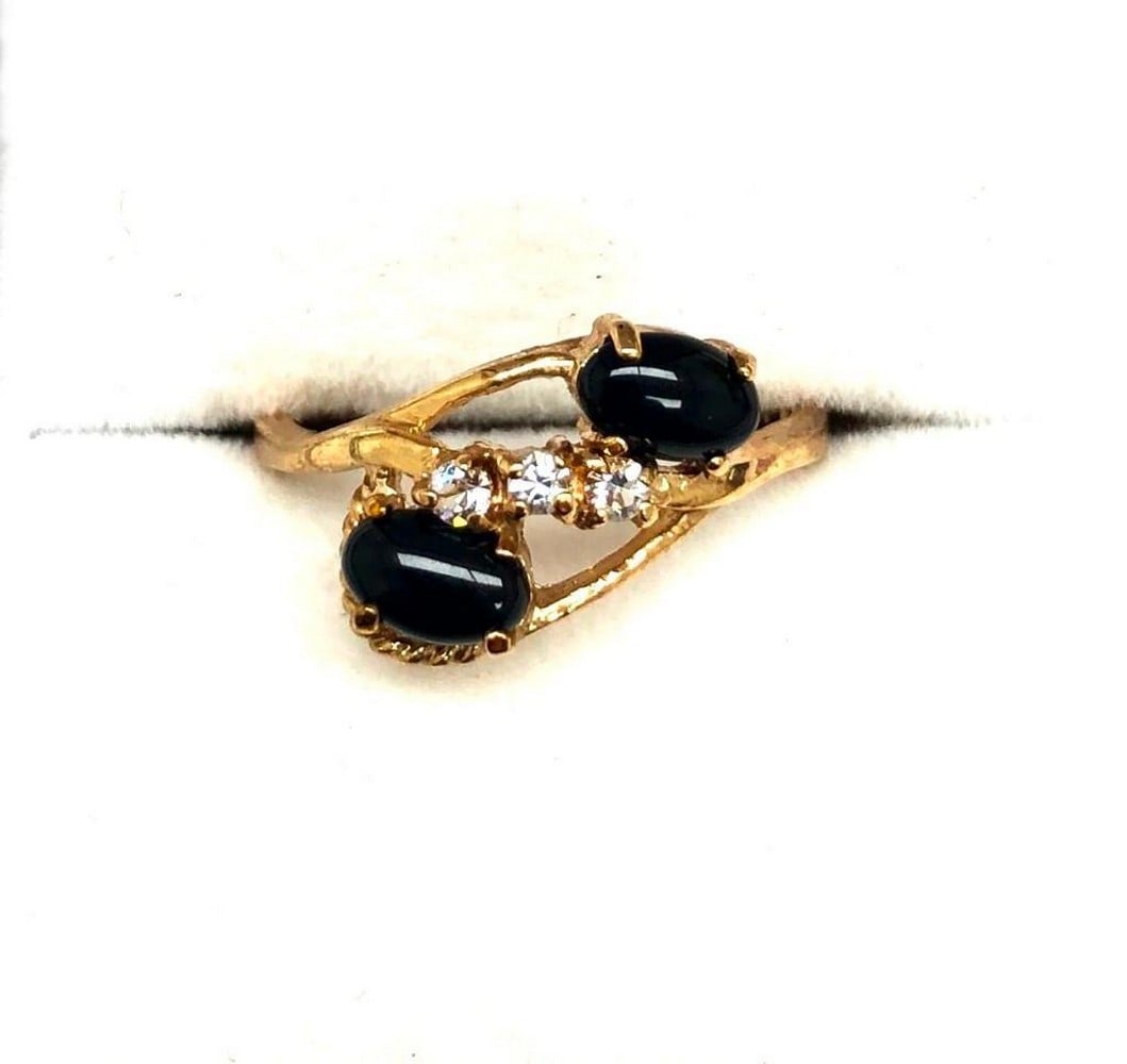 Size 7 Oval Cut Onyx Gemstones In 18KTGP Yellow Gold Electroplate Finish Ring: Size 7 Oval Cut Onyx Gemstones In 18KTGP Yellow Gold Electroplate Finish Ring. Nickel Allergy Free, Base Metal- Brass, 18KTGP Yellow Gold Electroplate Finish. Rings Have 120 Mils 18kt Gold Finish, Sig