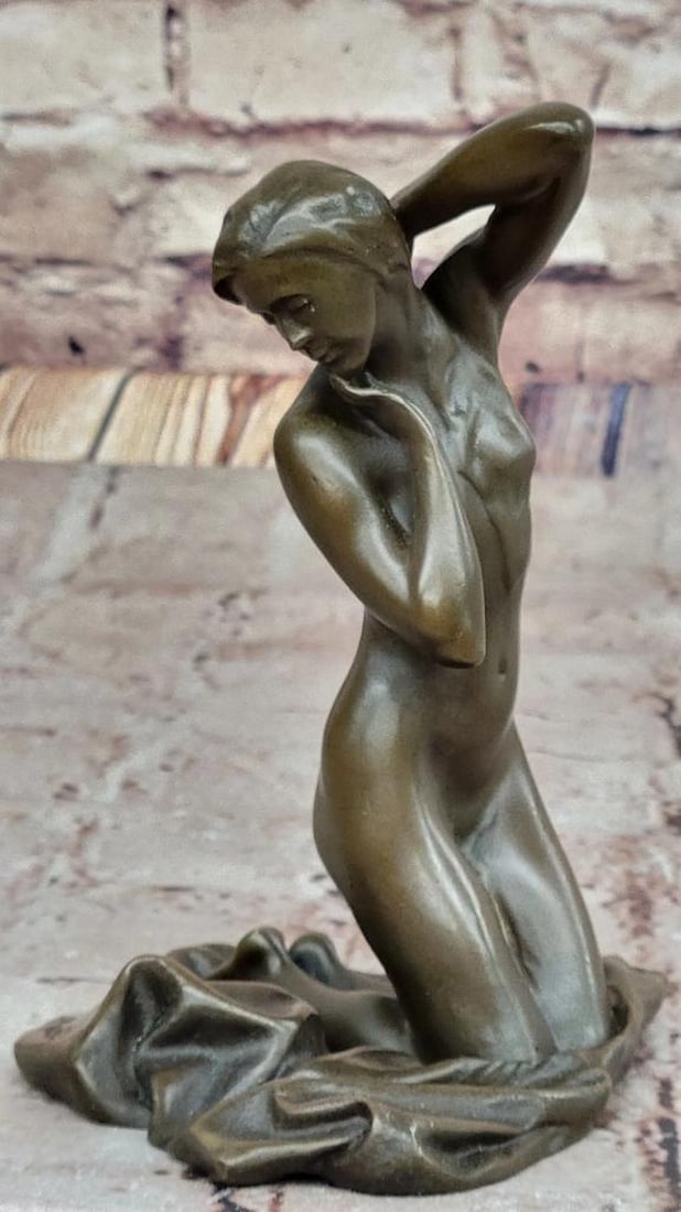 Graceful Elegance" Art Deco Bronze Sculpture by Mavchi - 6" x 4.5: "Graceful Elegance" Art Deco Bronze Sculpture by Mavchi - 6" x 4.5" This Art Deco bronze sculpture by Mavchi beautifully captures the timeless elegance of the female form. With gracef