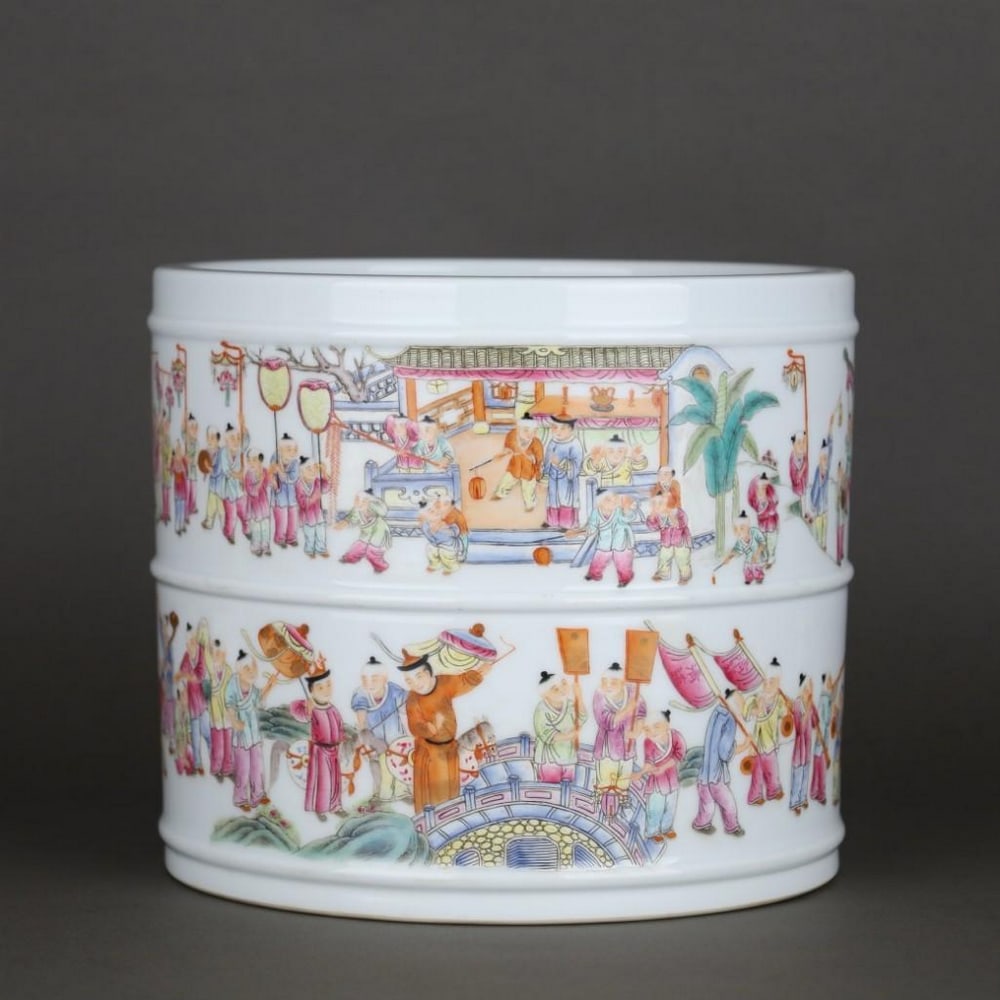 Qing Dynasty Qianlong Famille Rose “Hundred Children?? Pen Holder (1 of 9)