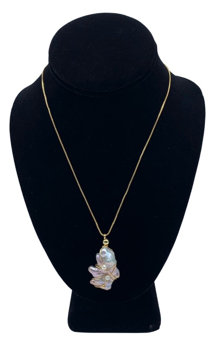 45mm Stunning Pastel Baroque Keshi Pearl Pendant: 45mm Stunning Pastel Baroque Keshi Pearl Pendant Keshi Pearls Are Highly Prized & Very Valuable Because Of Their Remarkable Luster. This Stunning Pendant Is Handmade & Wrapped In A Unique Yel