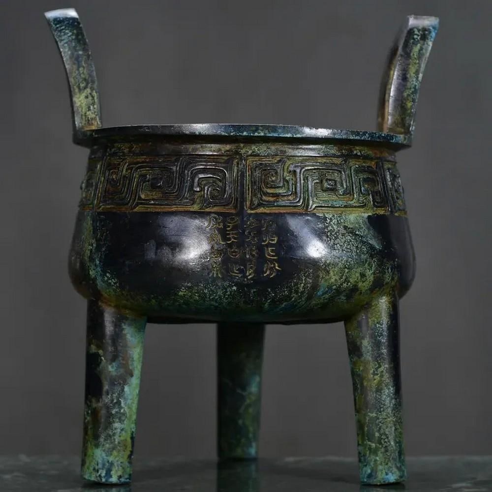 Chinese Antique Tripod Bronze Statue (1 of 9)