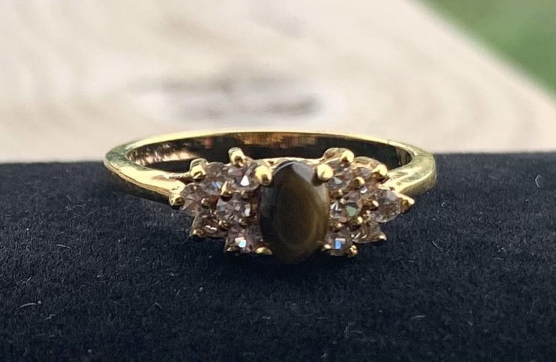 Golden Gaze Ring - 2