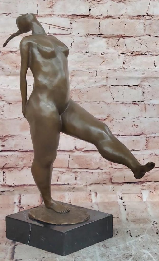Abstract Nude Female Bronze Sculpture by Aldo Vitaleh - 17.5" x 16": Abstract Nude Female Bronze Sculpture by Aldo Vitaleh - 17.5" x 16" This signed original Aldo Vitaleh bronze sculpture presents an abstract interpretation of the female form, defined by fluid 