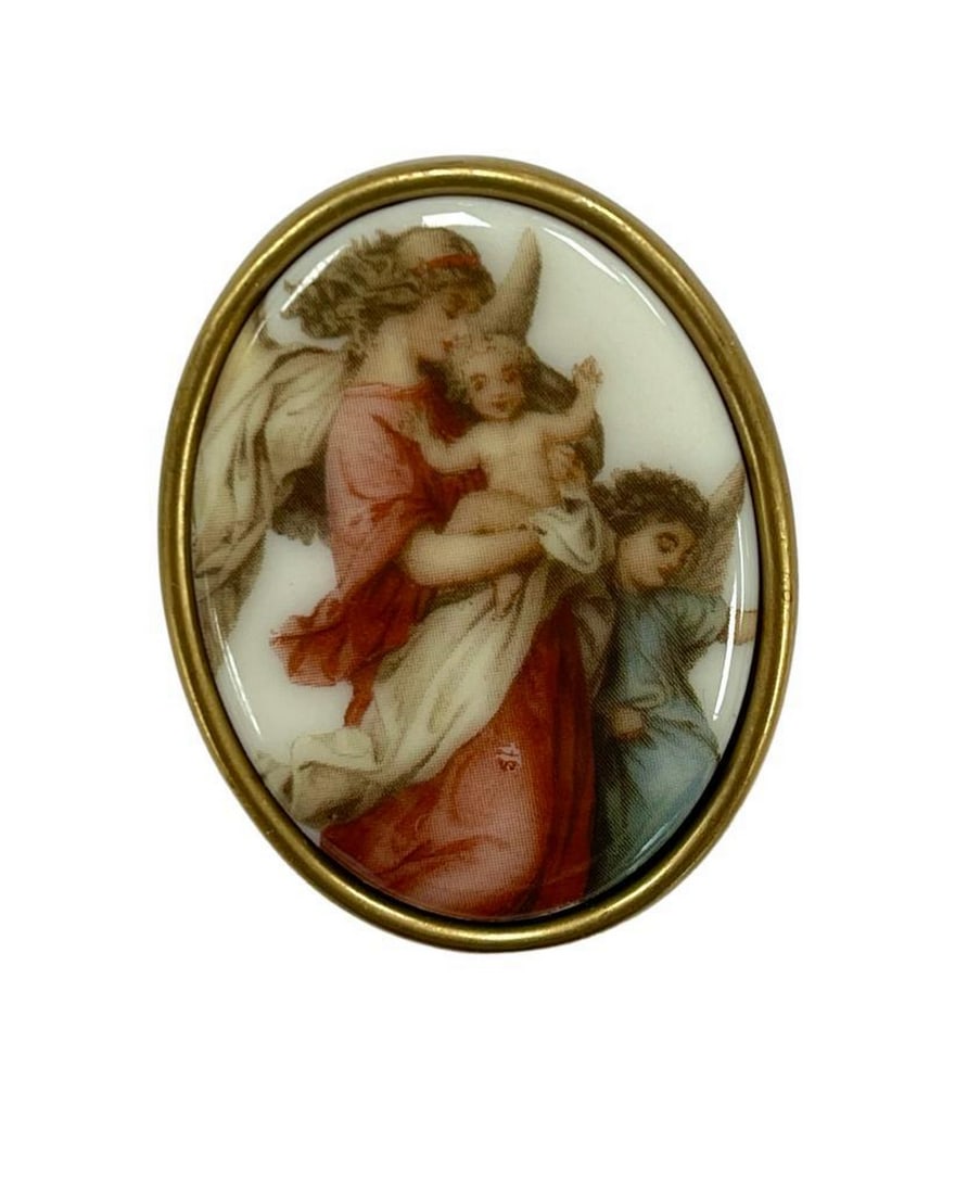 Motherly Bond Treasured Brooch: Motherly Bond Treasured Brooch Celebrate the cherished connection between a mother and her children with our "Motherly Bond Treasured Brooch." This elegant piece captures the essence of matern