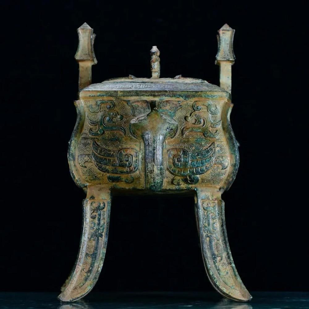 Antique Chinese Bronze Jiasheng Wine Vessel Statue Ornament: Antique Chinese Bronze Jiasheng Wine Vessel Statue Ornament This rare handcrafted bronze Jiasheng wine vessel statue is a stunning example of traditional Chinese artistry. Known for its historical sig
