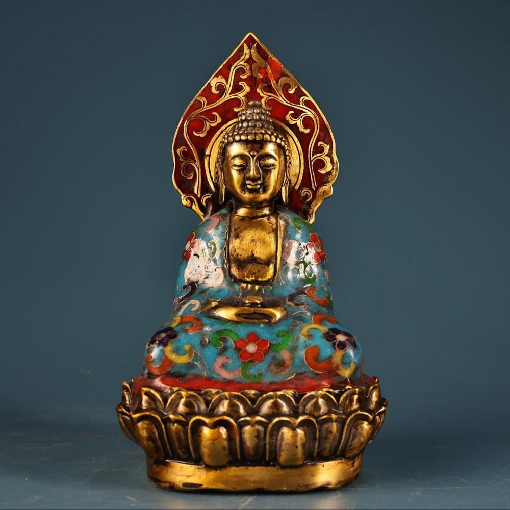 Chinese Antique Handmade High-Relief Enamel-Painted Shakyamuni Buddha Statue: Chinese Antique Handmade High-Relief Enamel-Painted Shakyamuni Buddha Statue An exquisite and rare Chinese antique statue depicting Shakyamuni Buddha in high-relief, meticulously handcrafted and adorn