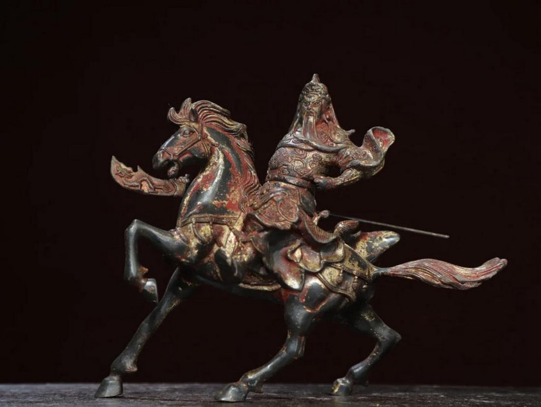 Handmade Cinnabar Rubbing Guan Gong Statue – Pure Copper Buddhist Ornament: Handmade Cinnabar Rubbing Guan Gong Statue – Pure Copper Buddhist Ornament This exquisite handmade statue of Guan Gong is crafted from pure copper with a rich cinnabar rubbing finish, highlighting i