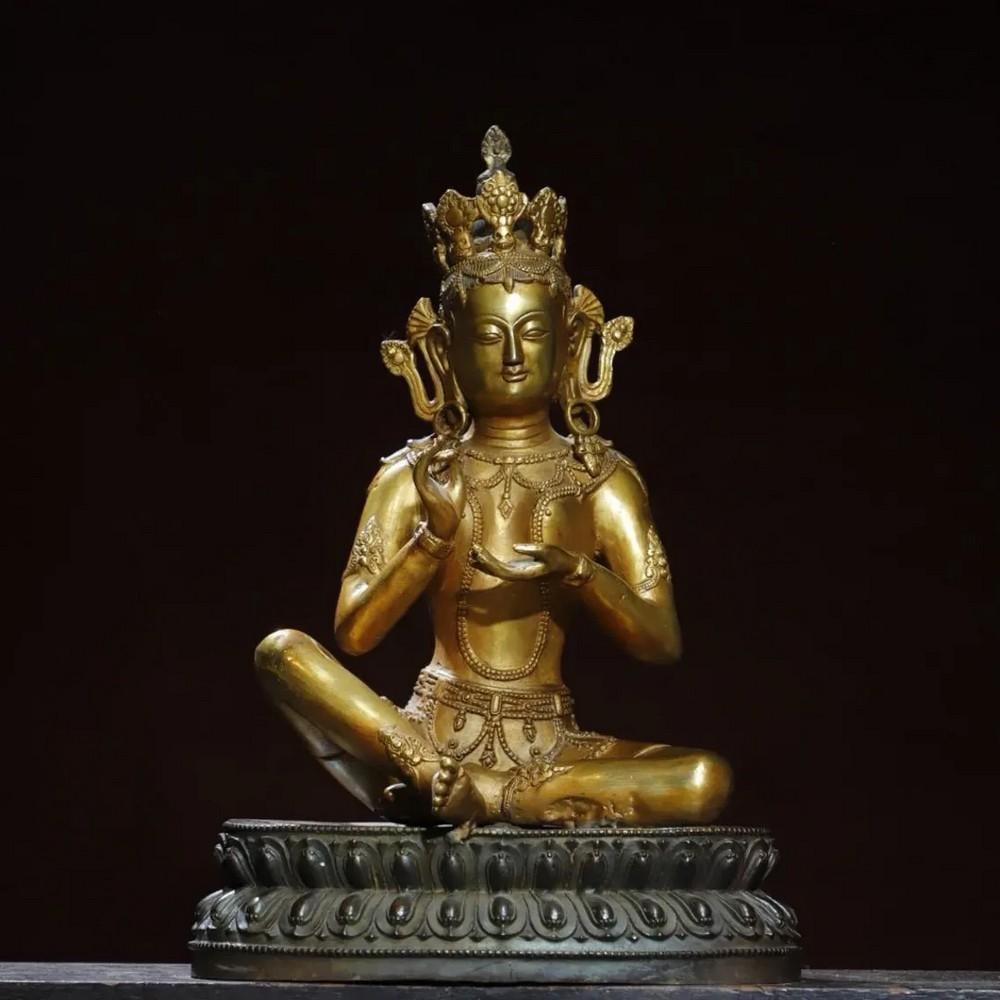 Green Tara Buddha in Gilt Pure Copper Chinese Antique Statue: Green Tara Buddha in Gilt Pure Copper Chinese Antique Statue Graceful and serene, this rare Green Tara statue is a masterful example of Chinese Buddhist artistry, handcrafted from pure copper and deli