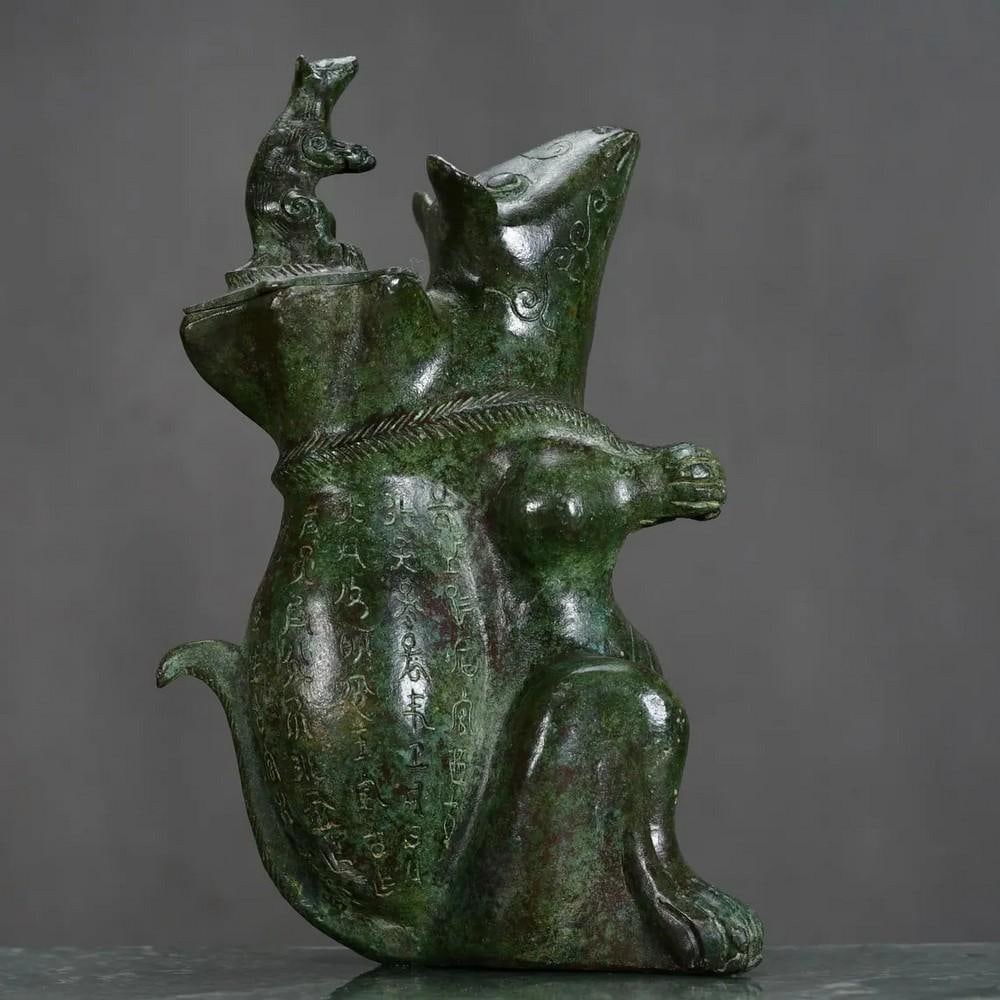 Antique Chinese Good Fortune Bronze Rat Statue: Antique Chinese Good Fortune Bronze Rat Statue This antique Chinese bronze rat statue symbolizes good fortune, resourcefulness, and prosperity in Chinese culture. The finely crafted details capture th