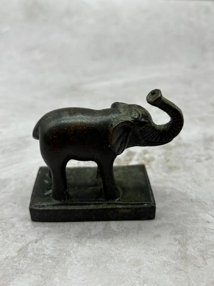 Ancient Chinese Handcrafted Elephant Bronze Seal: Ancient Chinese Handcrafted Elephant Bronze Seal Crafted with precision and care by skilled artisans, this seal bears the weight of history and the grace of artistic tradition.The elephant, revered in