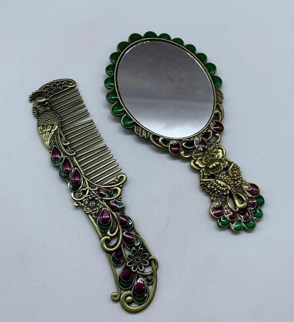 Beautiful Ancient Chinese Brass Peacock Comb And Mirror: Stunning peacock-inspired comb and mirror set, featuring intricate details and vibrant colors for a touch of elegance and charm. Comb Size- 13cm L x 3cm W Mirror Size- 13cm L x 7cm W Please see photos