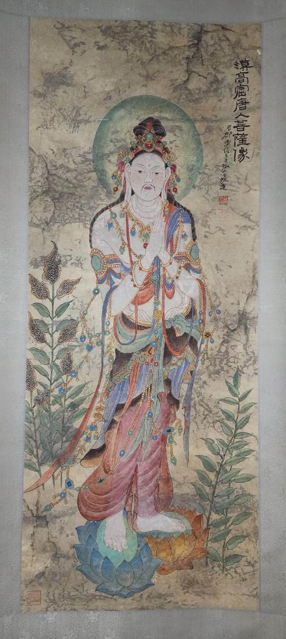 Zhang Daqian Inspired Hand-Painted Dunhuang Buddha Scroll: Zhang Daqian Inspired Hand-Painted Dunhuang Buddha Scroll An inspired hand-painted scroll in the style of Zhang Daqian (1899–1983), depicting a serene Buddha figure inspired by the ancient Dunhuang 