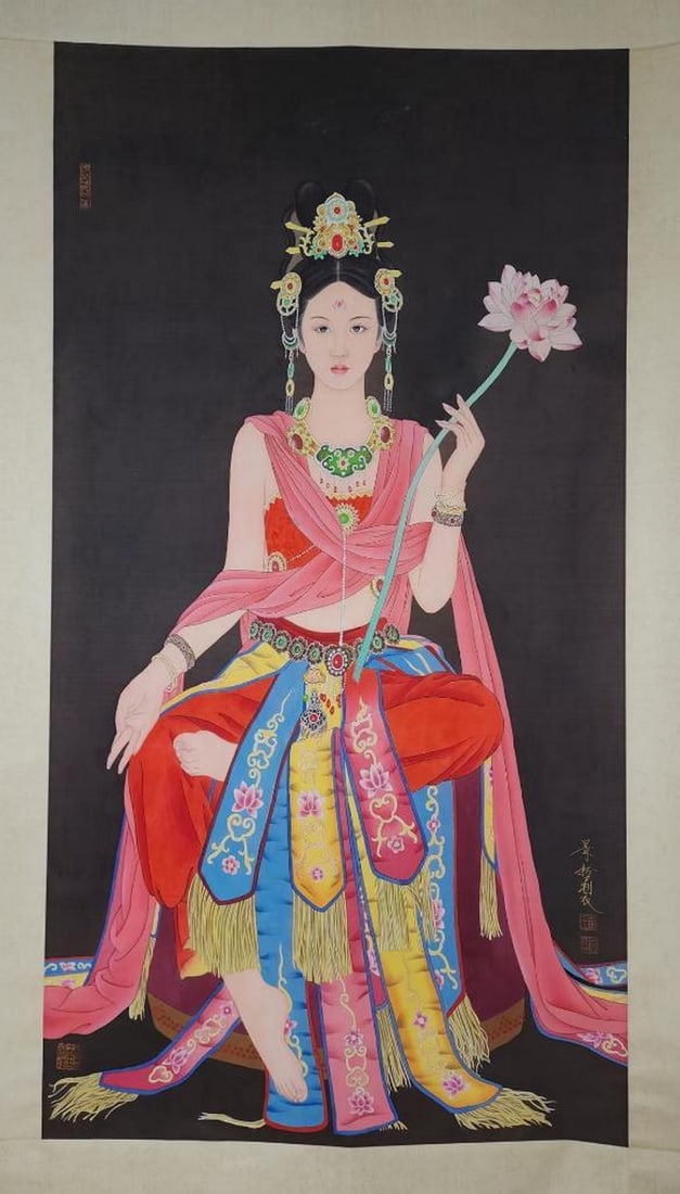 Cui Jingzhe Inspired Hand-Painted Lady Silk Scroll: Cui Jingzhe Inspired Hand-Painted Lady Silk Scroll An inspired hand-painted silk scroll in the style of Cui Jingzhe, featuring a refined depiction of a lady rendered with delicate brushwork and soft, 