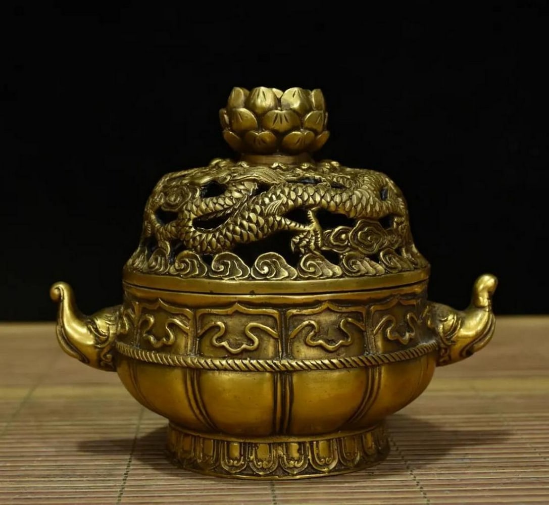 Exquisite Chinese Antique Handmade Rare Pure Copper Dragon Incense Burner with Elephant Trunk: Exquisite Chinese Antique Handmade Rare Pure Copper Dragon Incense Burner with Elephant Trunk Handles Showcasing the grandeur of traditional Chinese artistry, this rare handmade incense burner is craf