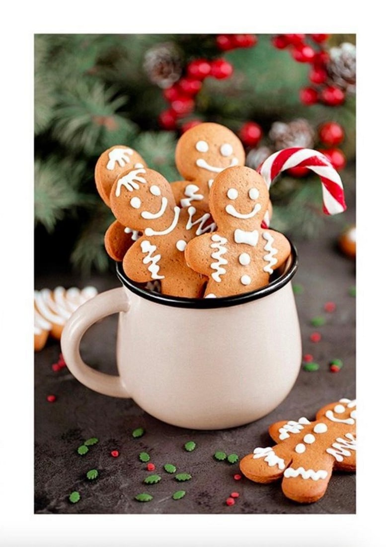 Gingerbread Cookies in a Cup Christmas Poster - 28" x 20": Gingerbread Cookies in a Cup Christmas Poster - 28" x 20" Enjoy the flavours of the winter season! A mug full of delicious gingerbread cookies. Add a touch of cosiness to your home and decorat