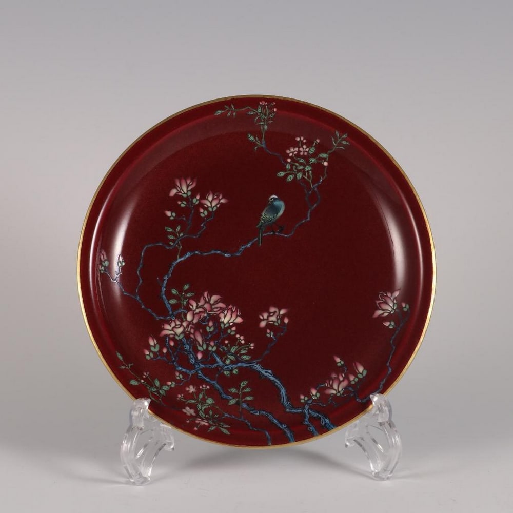 Late Qing Dynasty Inspired Red Glaze Famille Rose Plate: Late Qing Dynasty Inspired Red Glaze Famille Rose Plate Inspired by the refined artistry of the late Qing Dynasty style, this exquisite famille rose porcelain plate captures the poetic harmony of natu