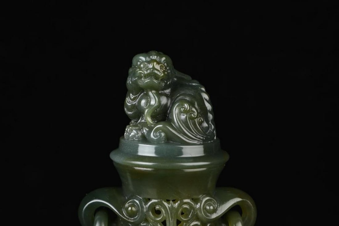 Exquisite Jade Vase – 763g - 3