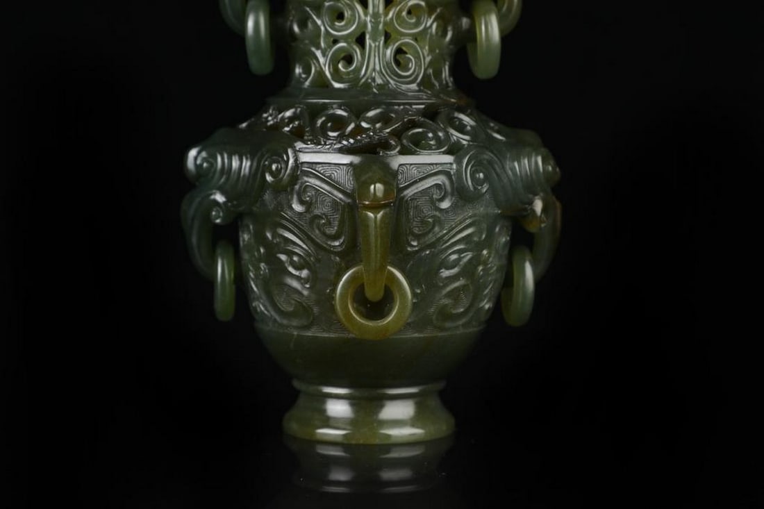 Exquisite Jade Vase – 763g - 5