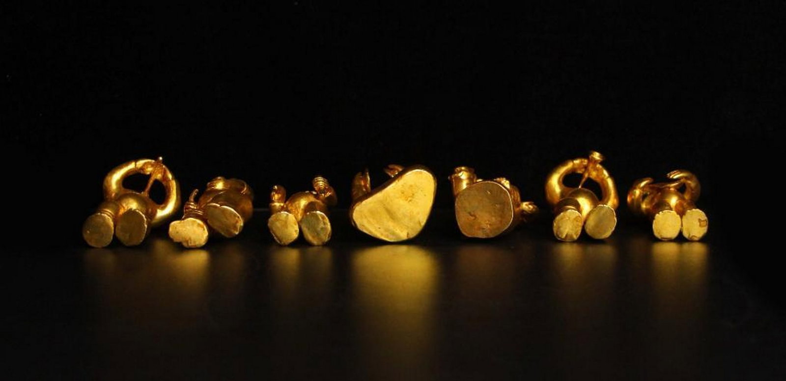Old Gilt Leren Figures Set - 9