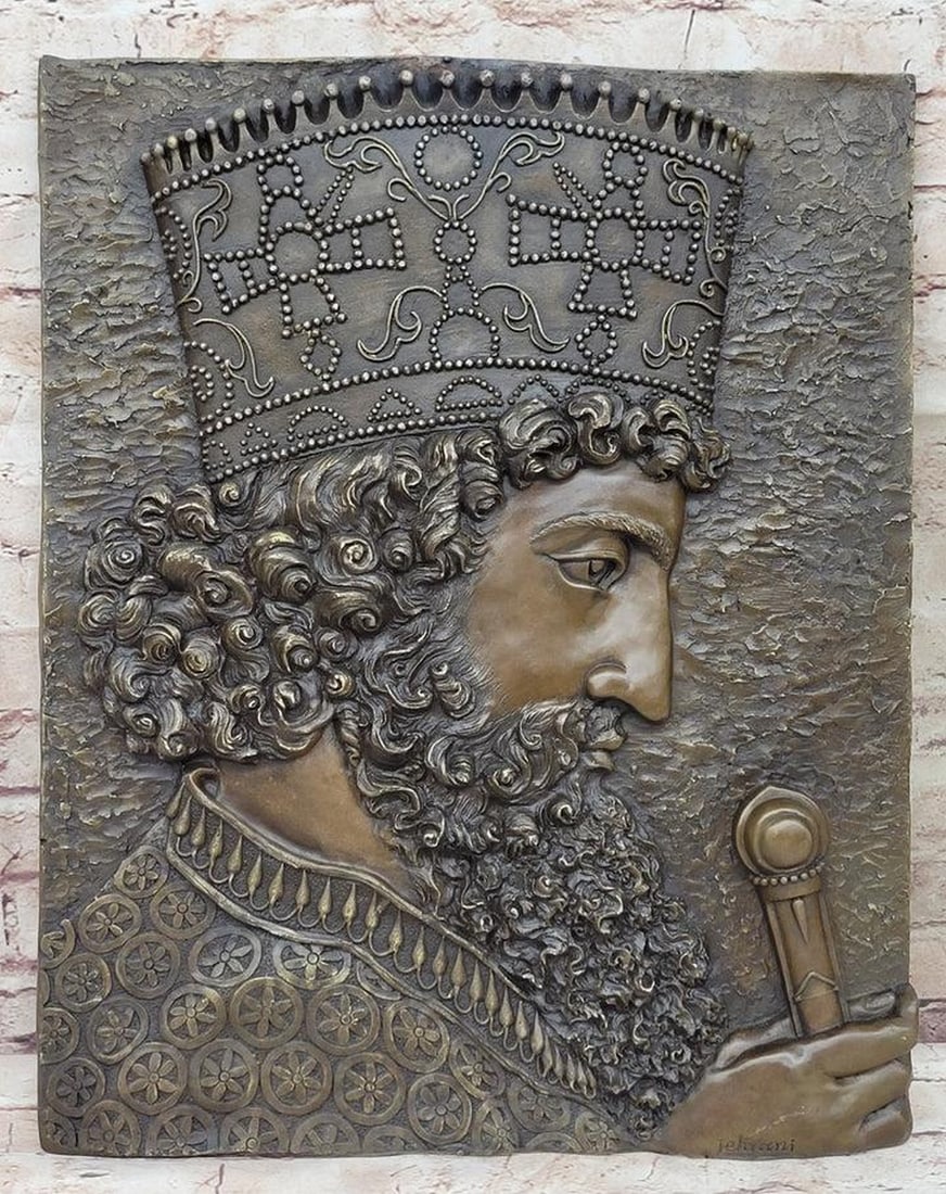 Cyrus the Great Wall-Mounted Bronze Art Sculpture A Genuine Dynasty Piece - 19" x 15.5": Cyrus the Great Wall-Mounted Bronze Art Sculpture A Genuine Dynasty Piece - 19" x 15.5" Step into the grandeur of history with our exquisite bronze sculpture depicting Cyrus the Great (580-529